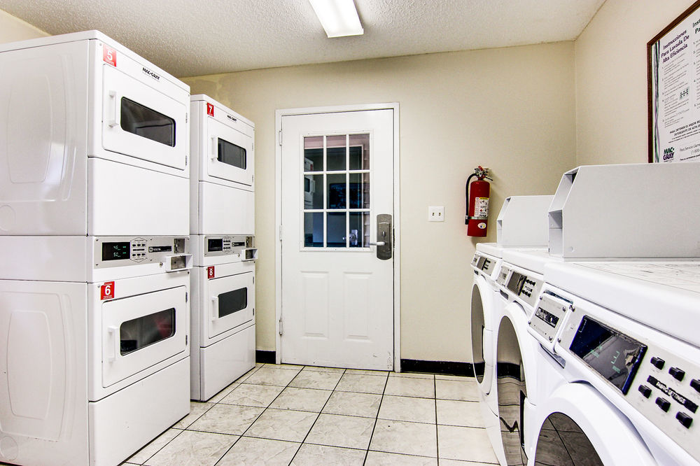 Intown Suites Extended Stay Jacksonville Fl - Baymeadows מראה חיצוני תמונה